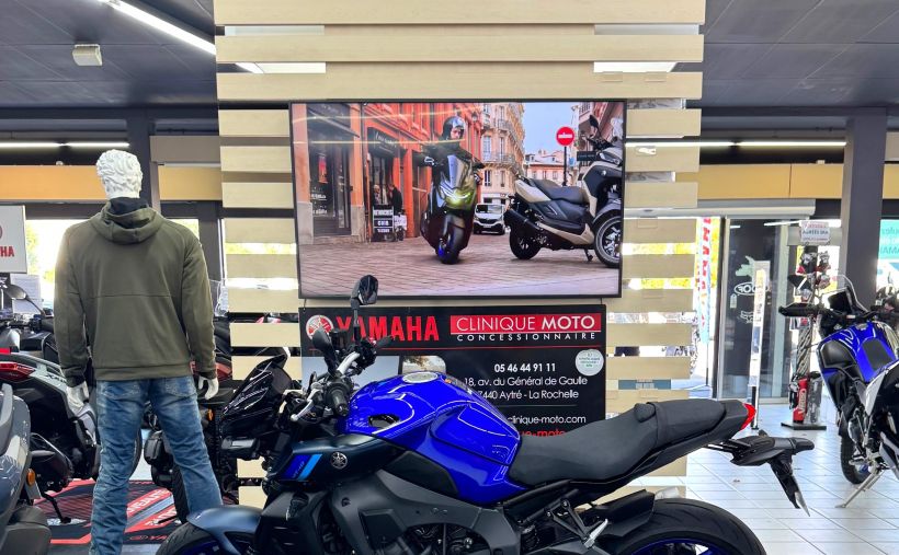 YAMAHA MT-10 2