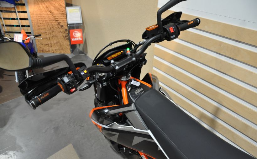 KTM 690 SMC R 14