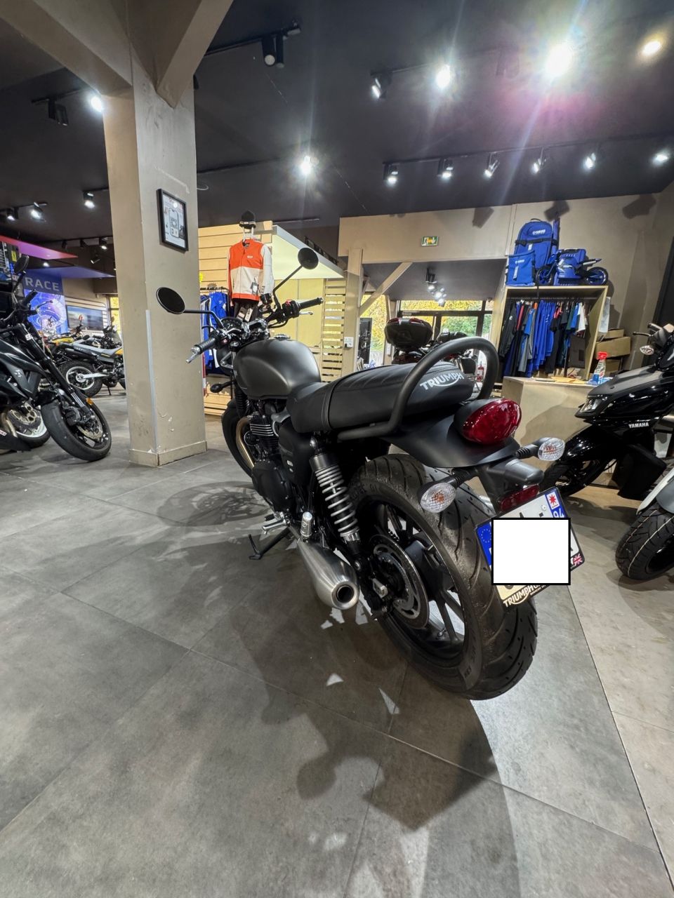 TRIUMPH STREET TWIN  900 3