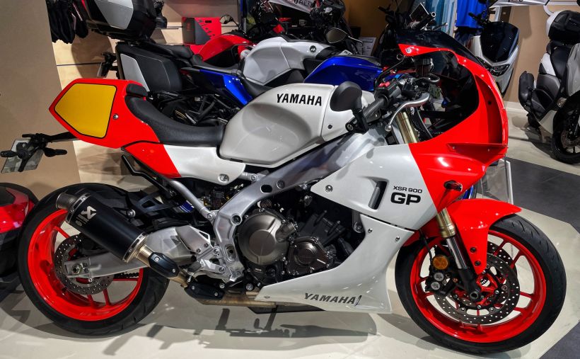 YAMAHA XSR 900 GP 2