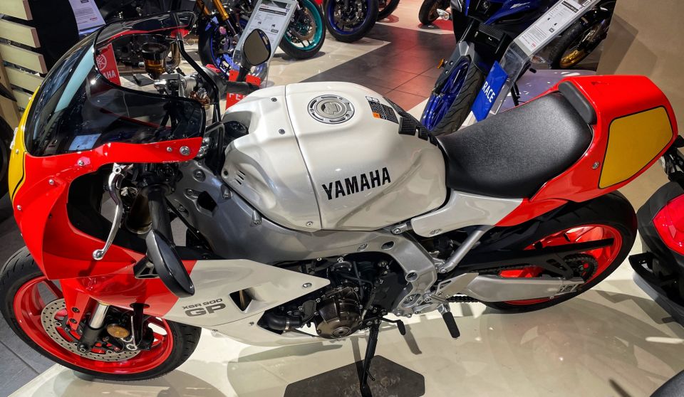 YAMAHA XSR 900 GP 5
