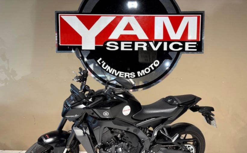 YAMAHA MT-09  Y-AMT 1