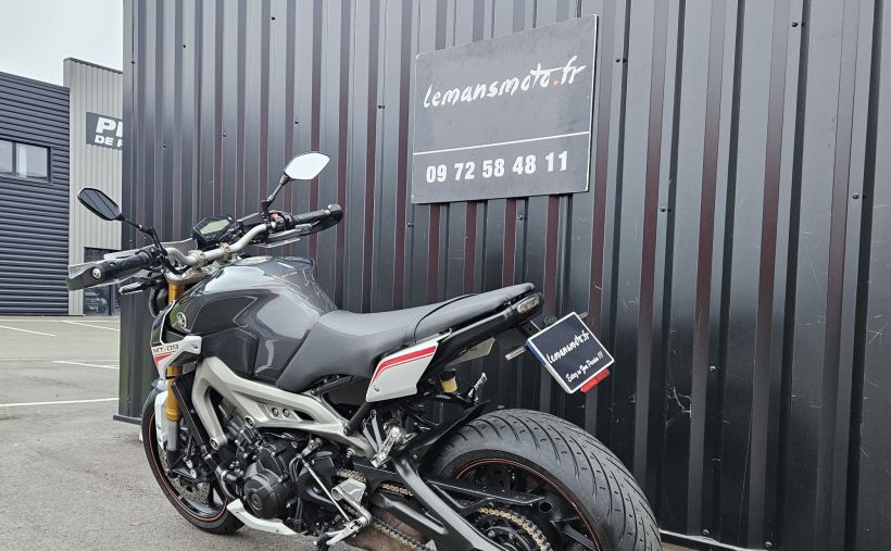 YAMAHA MT-09 STREET R. 5