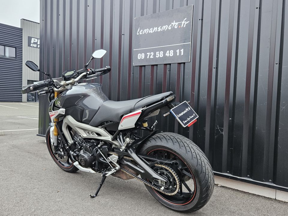YAMAHA MT-09 STREET R. 25