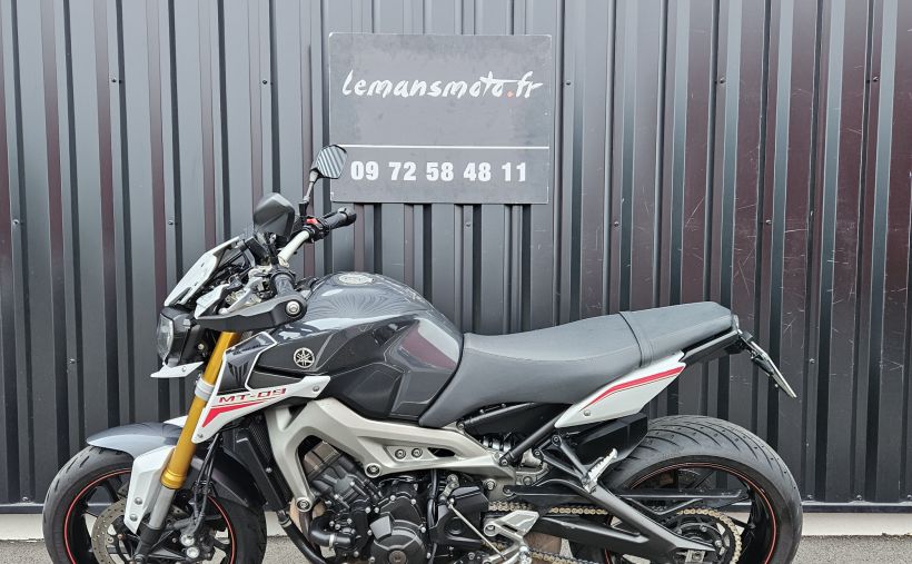 YAMAHA MT-09 STREET R. 3