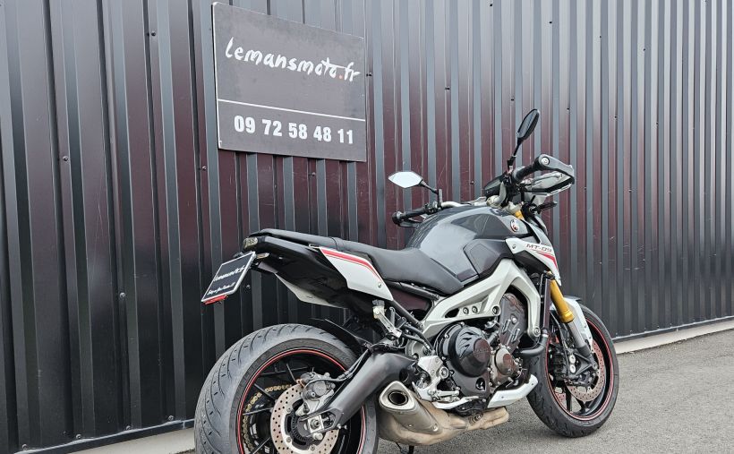 YAMAHA MT-09 STREET R. 2
