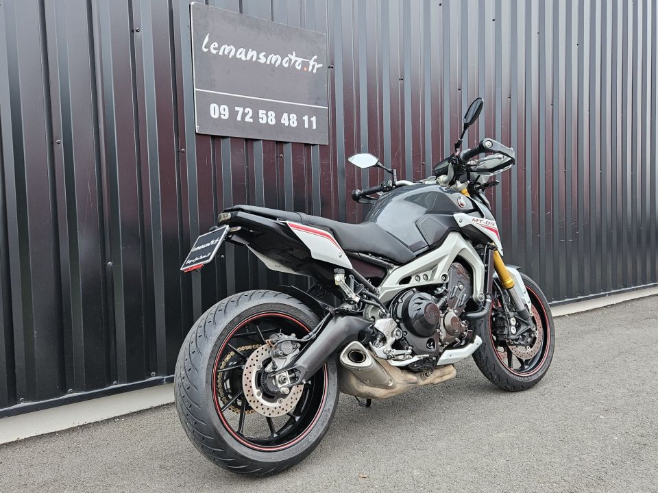 YAMAHA MT-09 STREET R. 10