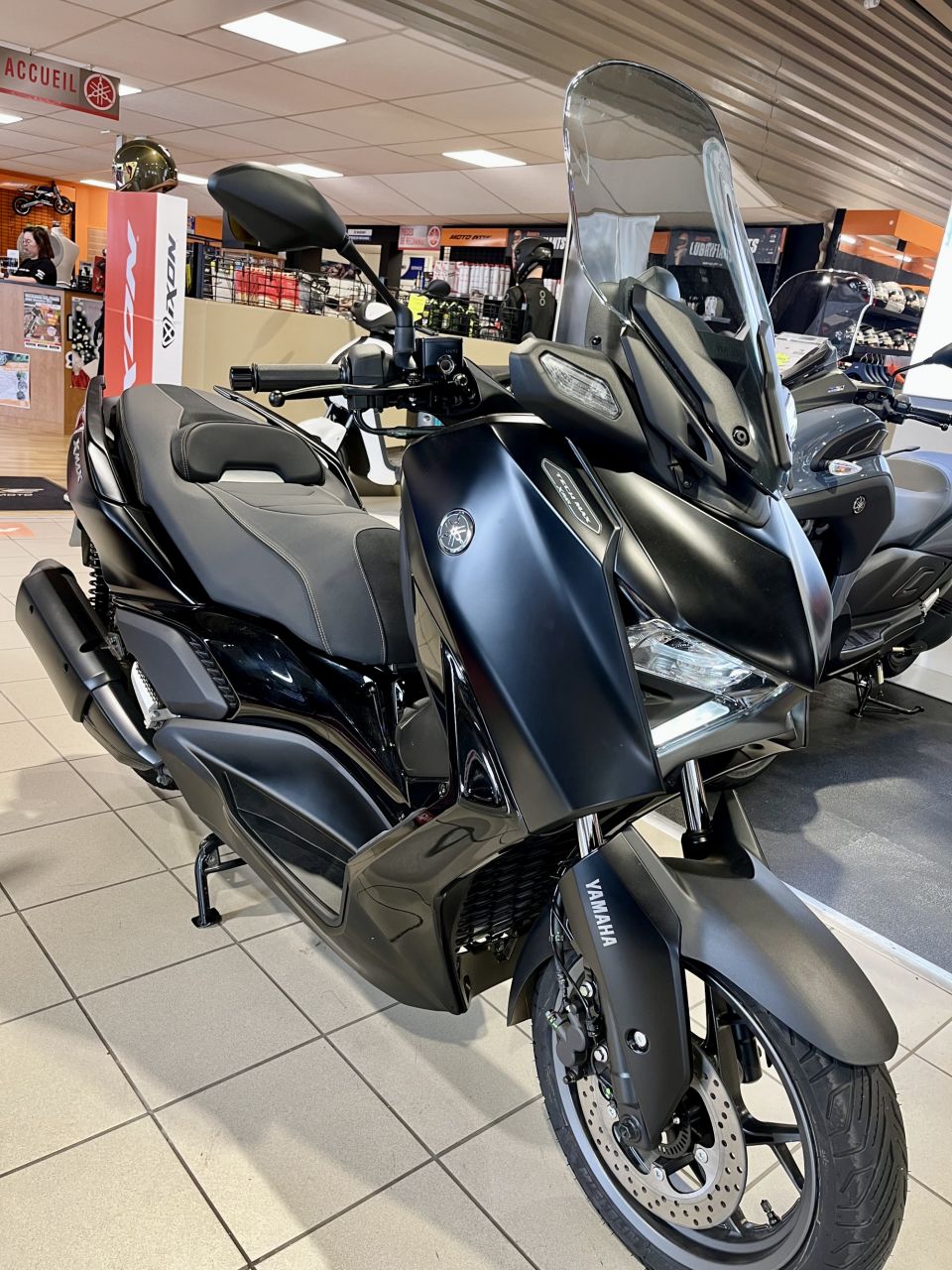 YAMAHA XMAX 300 Tech Max 0