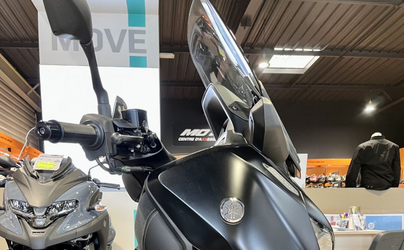 YAMAHA XMAX 300 Tech Max 2