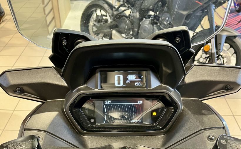 YAMAHA XMAX 300 Tech Max 4