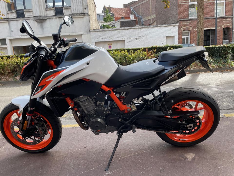 KTM 890 DUKE R 4
