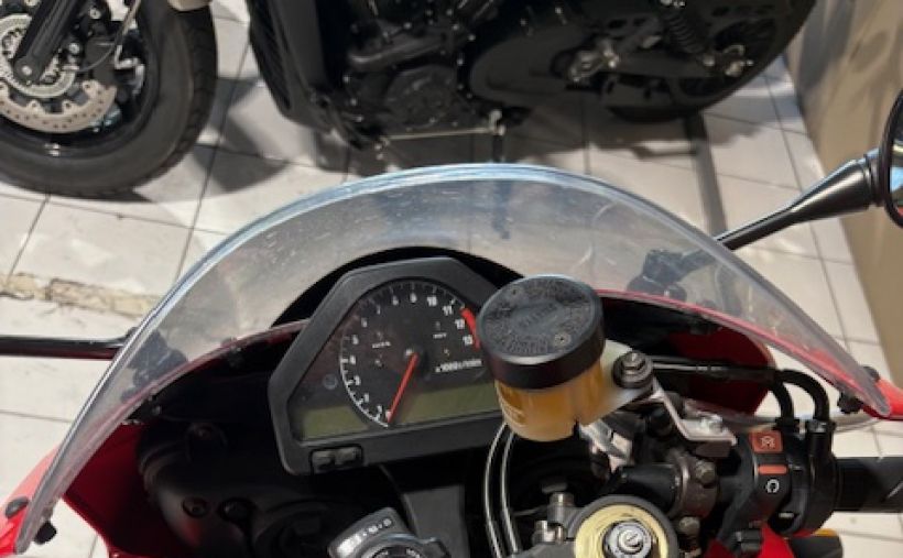 HONDA CBR 1000 RR FIREBLADE 2