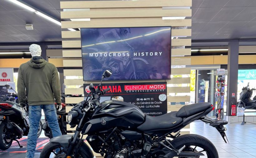 YAMAHA MT-07 2
