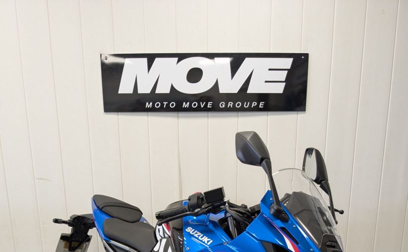 SUZUKI GSX-8R 1