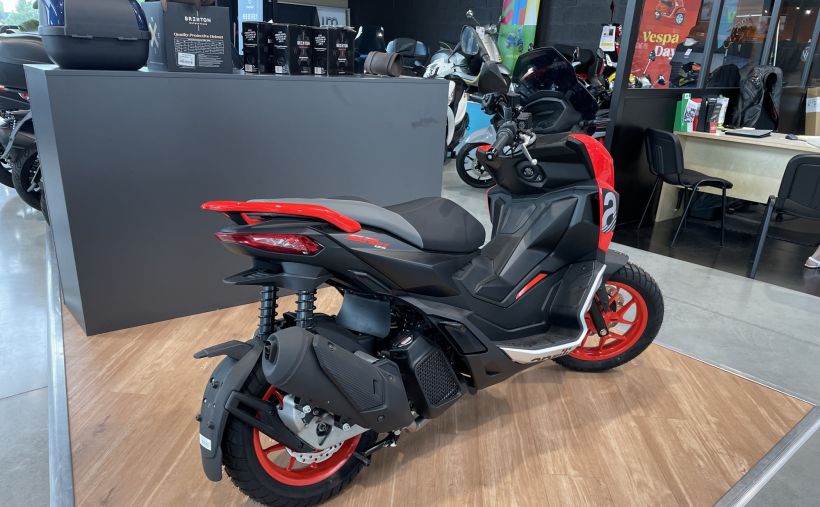 APRILIA SR 125 GT 1