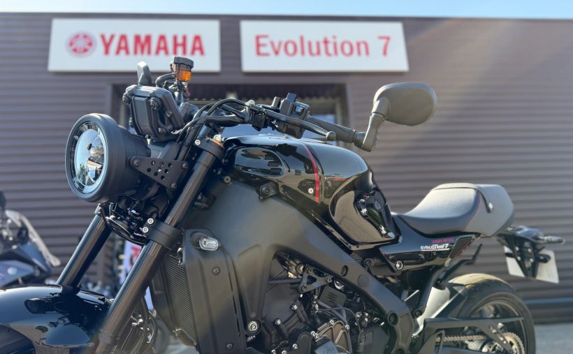 YAMAHA XSR 900 ABS 1