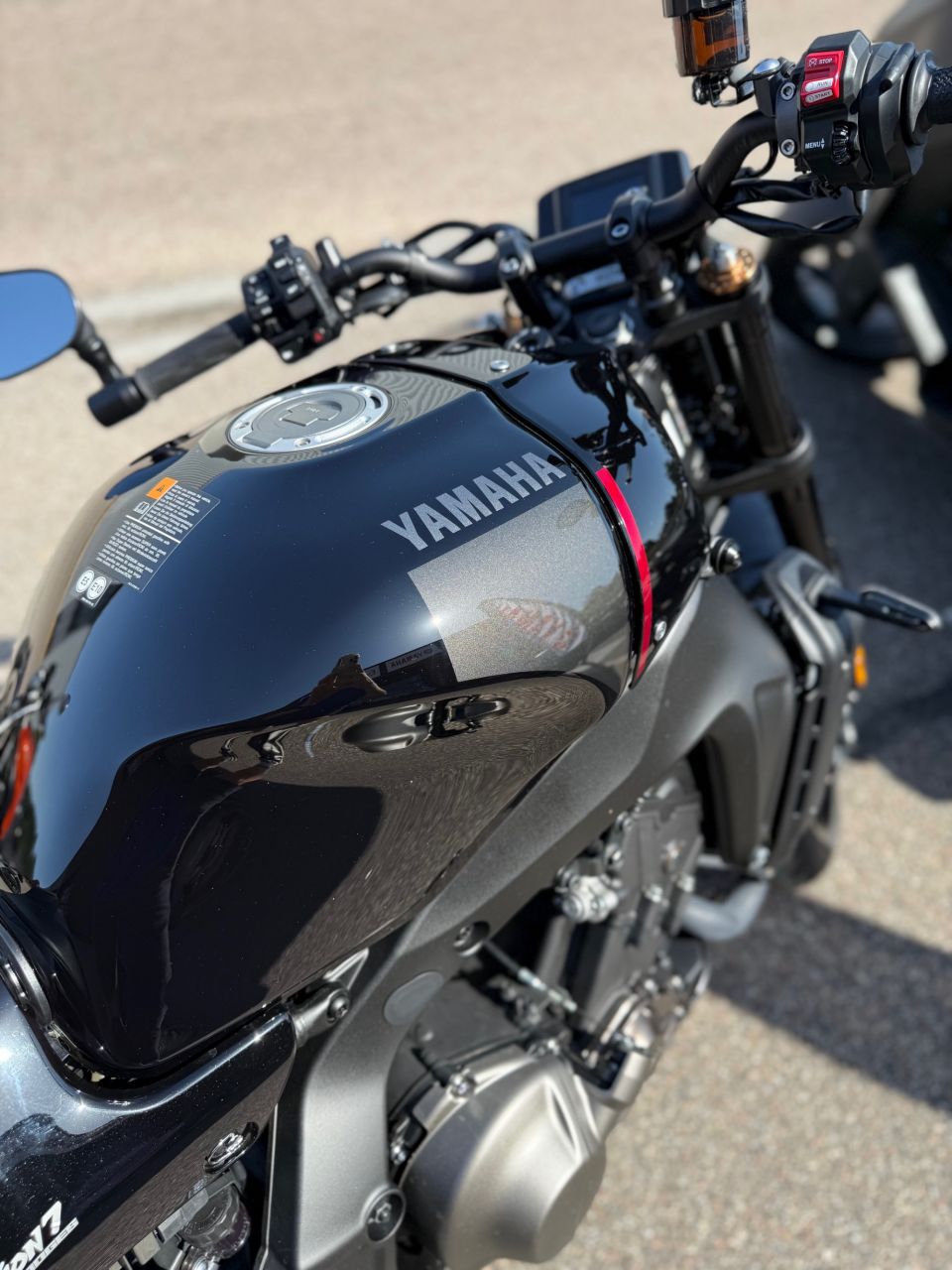 YAMAHA XSR 900 ABS 8