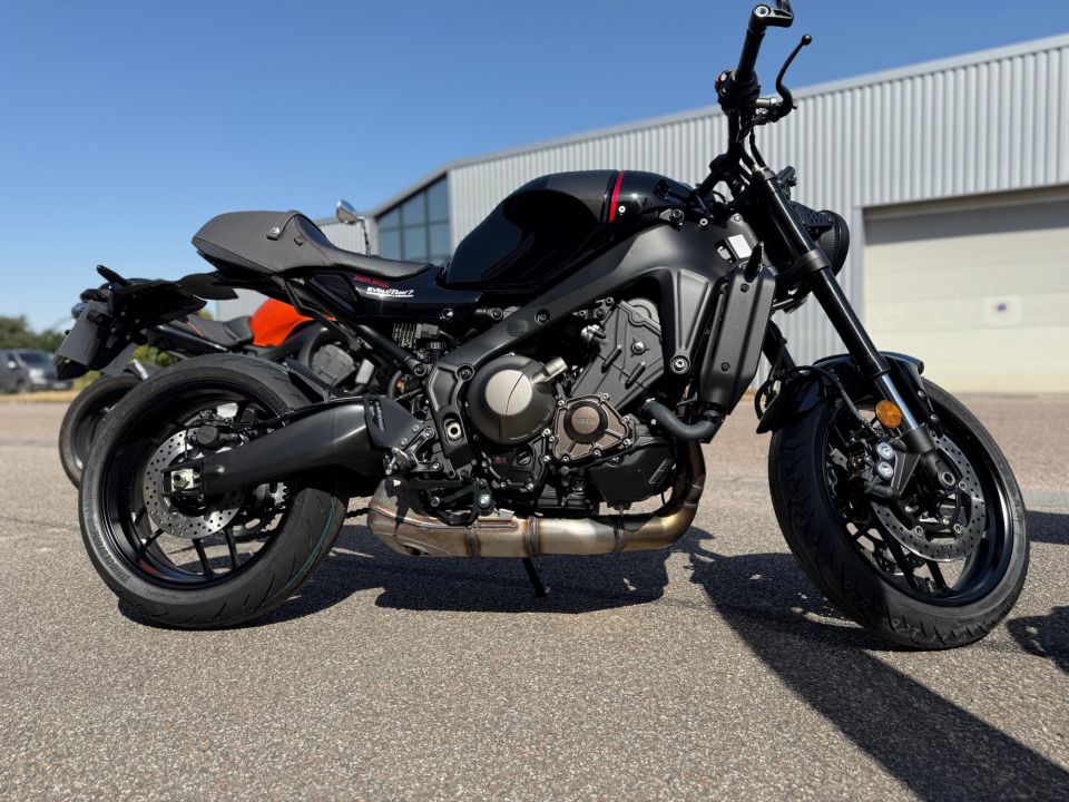 YAMAHA XSR 900 ABS 12