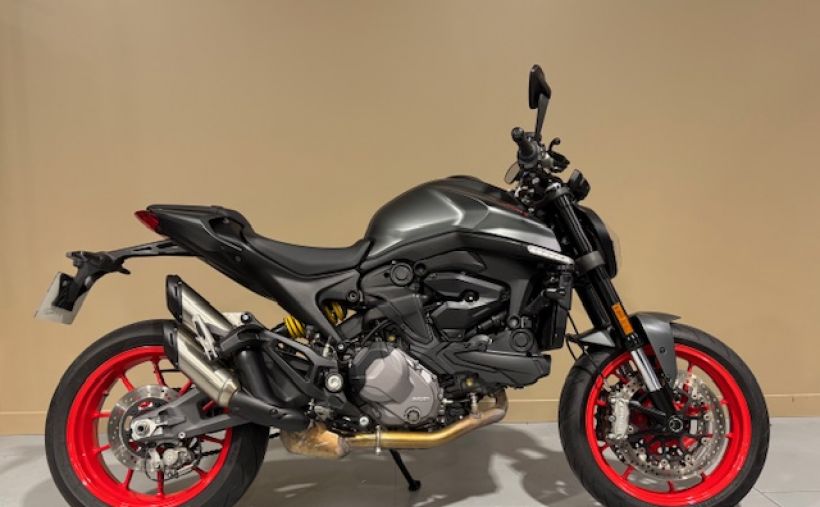 DUCATI 900 MONSTER 1