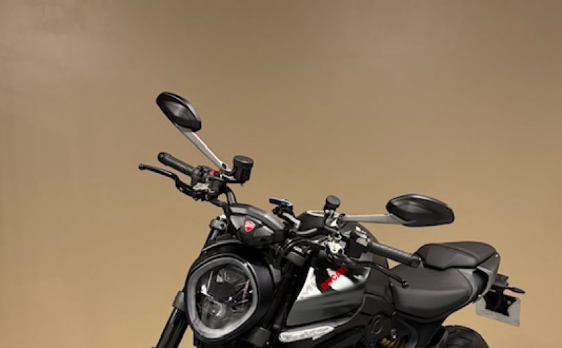DUCATI 900 MONSTER 2