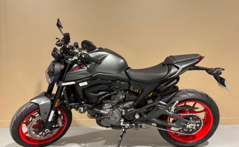 DUCATI 900 MONSTER 3