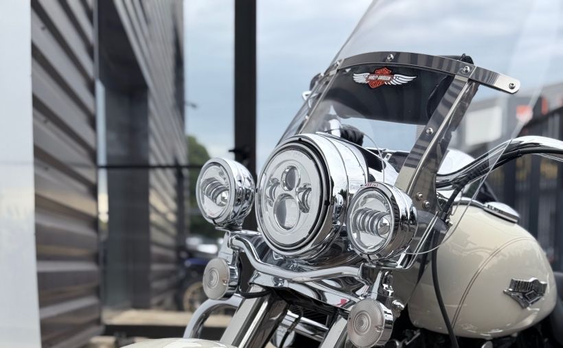 HARLEY-DAVIDSON ROAD KING CLASSIC 1690 8