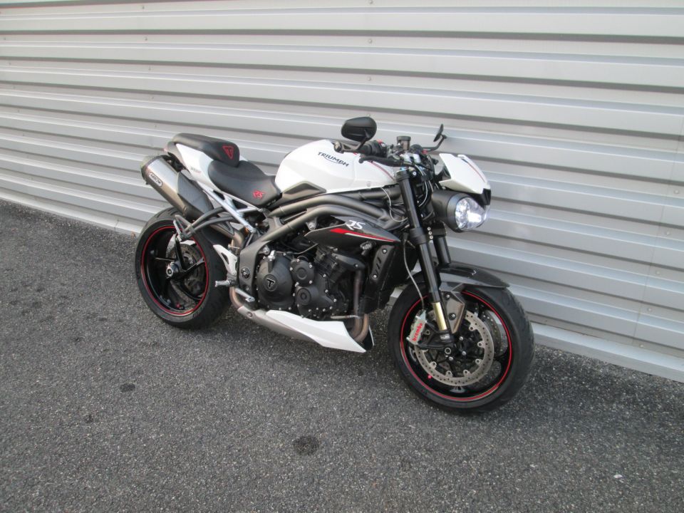 TRIUMPH SPEED TRIPLE 1050 RS 0