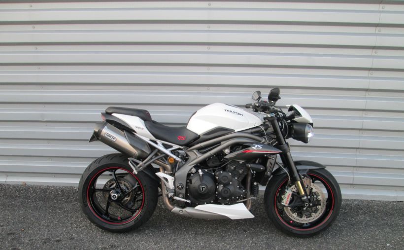 TRIUMPH SPEED TRIPLE 1050 RS 1