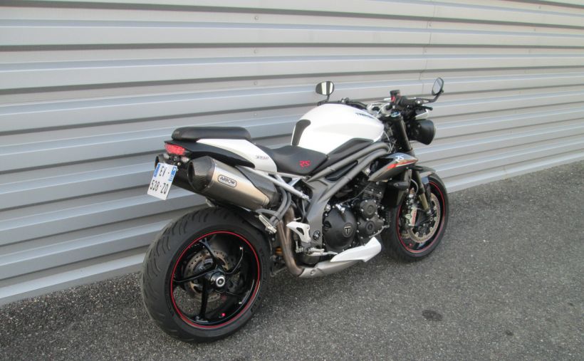TRIUMPH SPEED TRIPLE 1050 RS 2