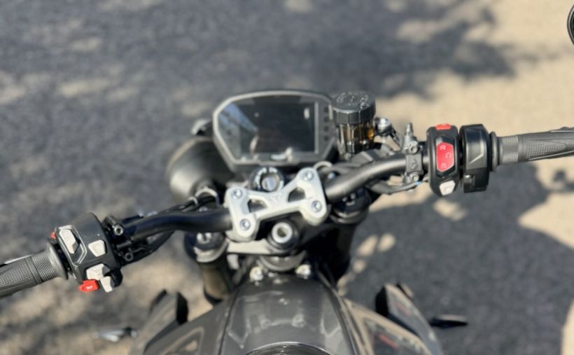 TRIUMPH STREET TRIPLE 765 RS 2