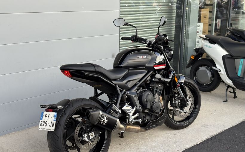 TRIUMPH TRIDENT 660 2