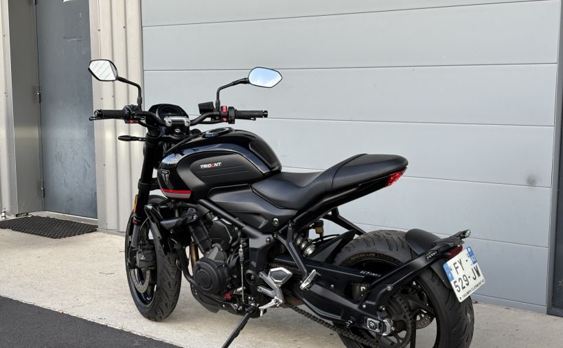 TRIUMPH TRIDENT 660 4
