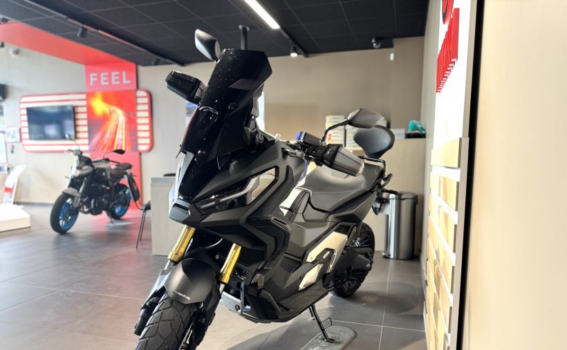 HONDA X-ADV 2