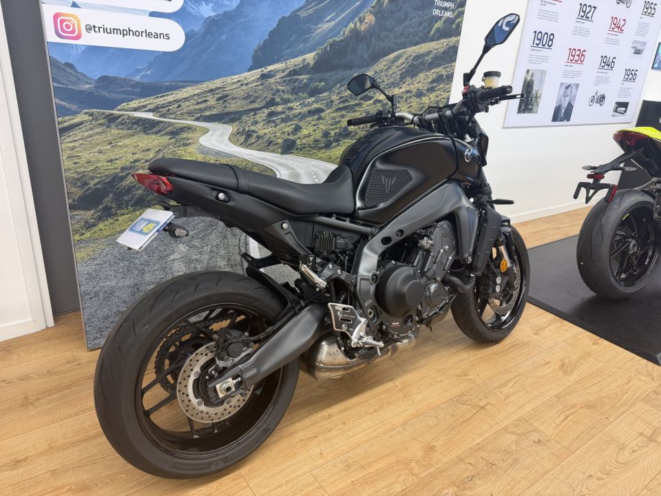 YAMAHA MT-09 2