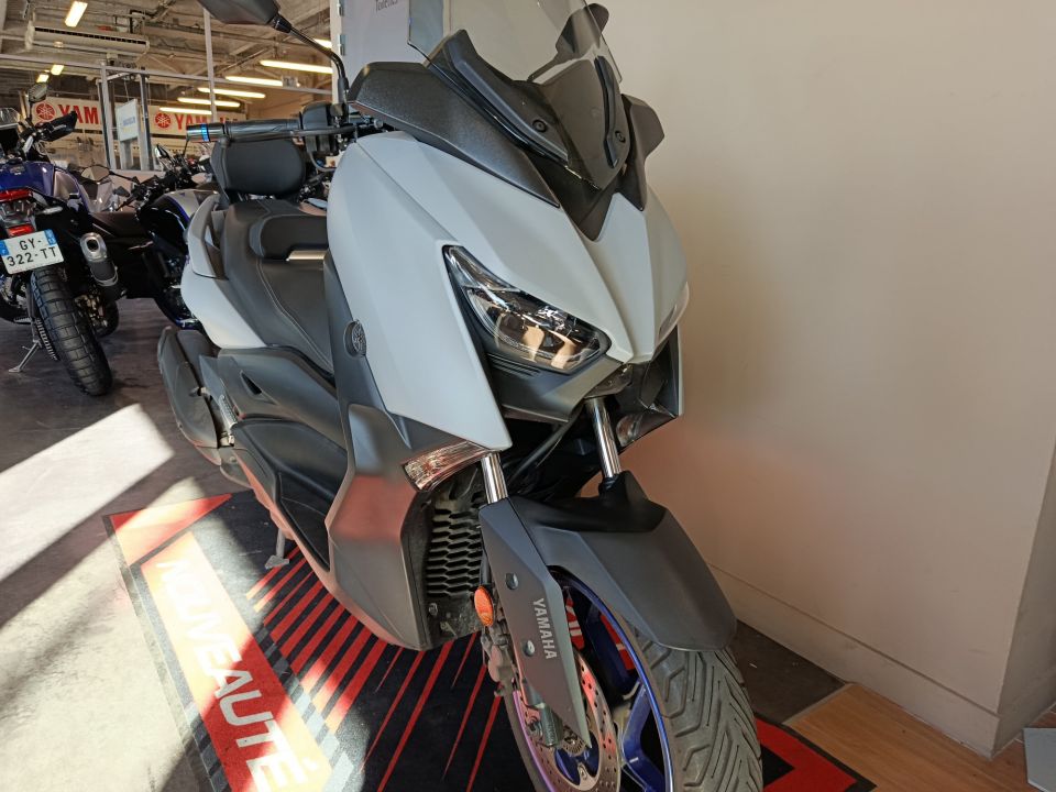 YAMAHA XMAX 125 1