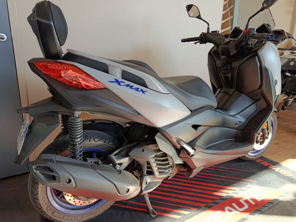 YAMAHA XMAX 125 2