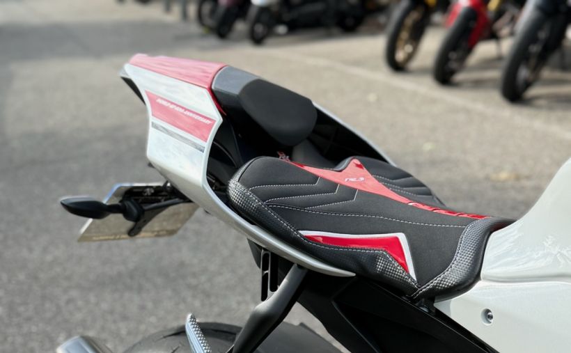 YAMAHA YZF 1000 R1 60TH 1
