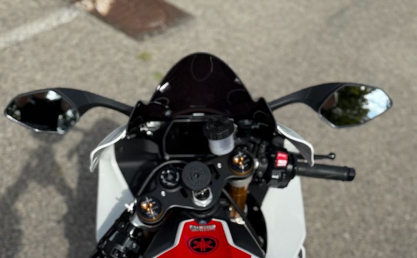YAMAHA YZF 1000 R1 60TH 4