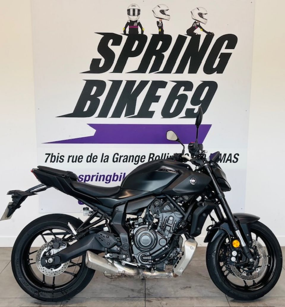 YAMAHA MT-07 (47.5CV) 8