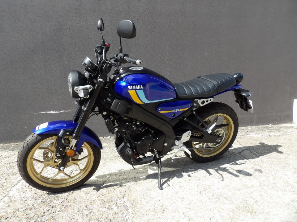 YAMAHA XSR 125 6