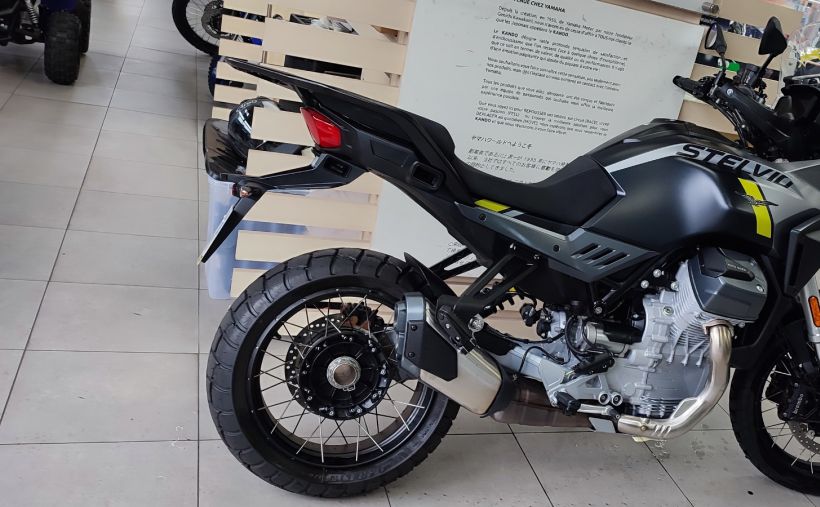 MOTO GUZZI STELVIO 9