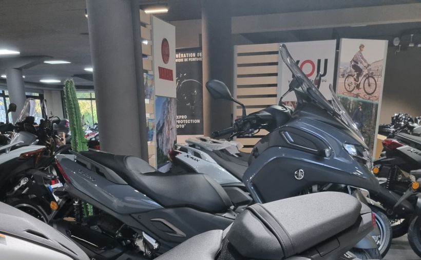 YAMAHA MT-07 Y-AMT 4