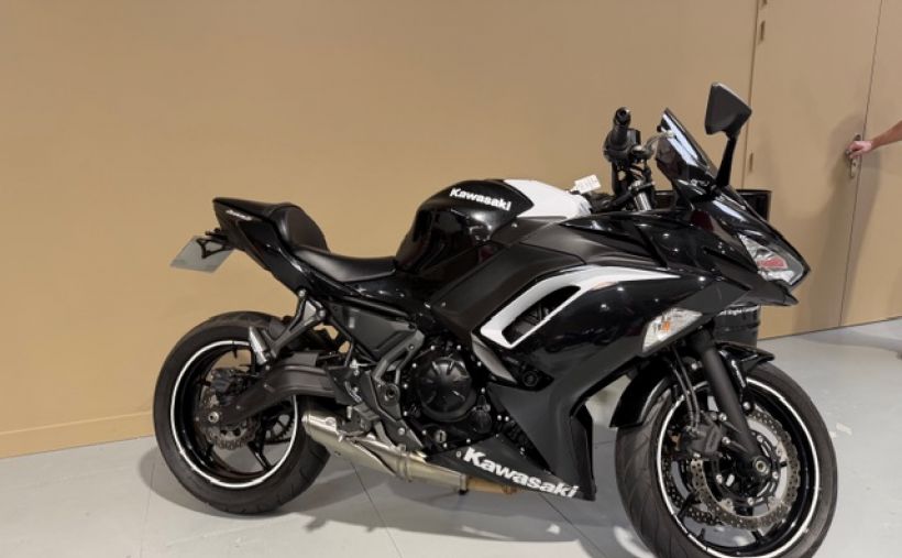 KAWASAKI NINJA 650 3