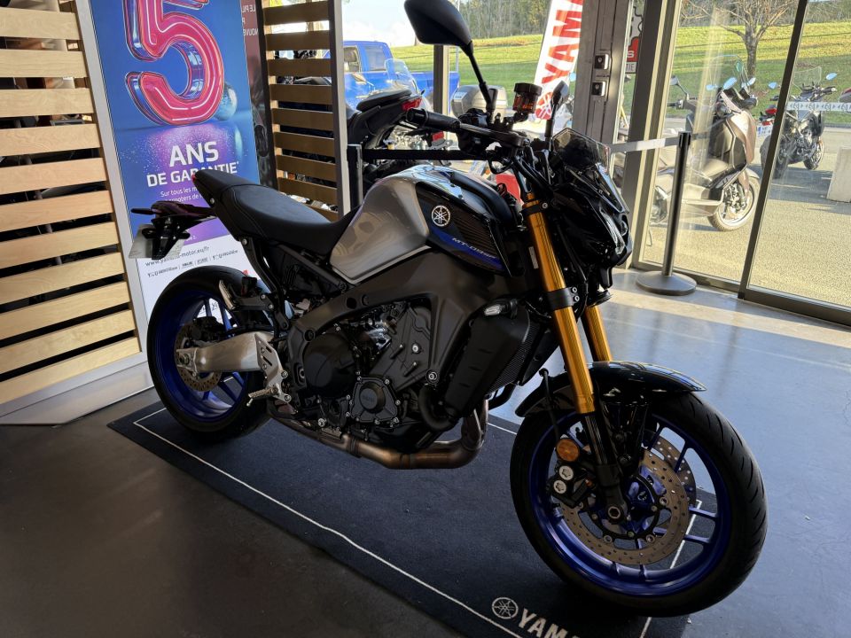 YAMAHA MT-09 SP 1