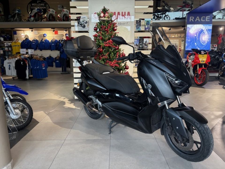 YAMAHA X-MAX 125 IRON MAX  67€/MOIS* FAIBLE KILOMETRAGE 1ERE MAIIN 2400€ D'EQUIPEMENT 1