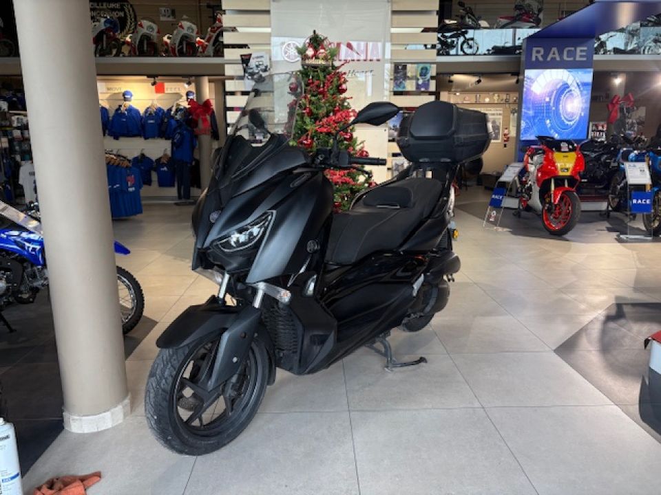 YAMAHA X-MAX 125 IRON MAX  67€/MOIS* FAIBLE KILOMETRAGE 1ERE MAIIN 2400€ D'EQUIPEMENT 3