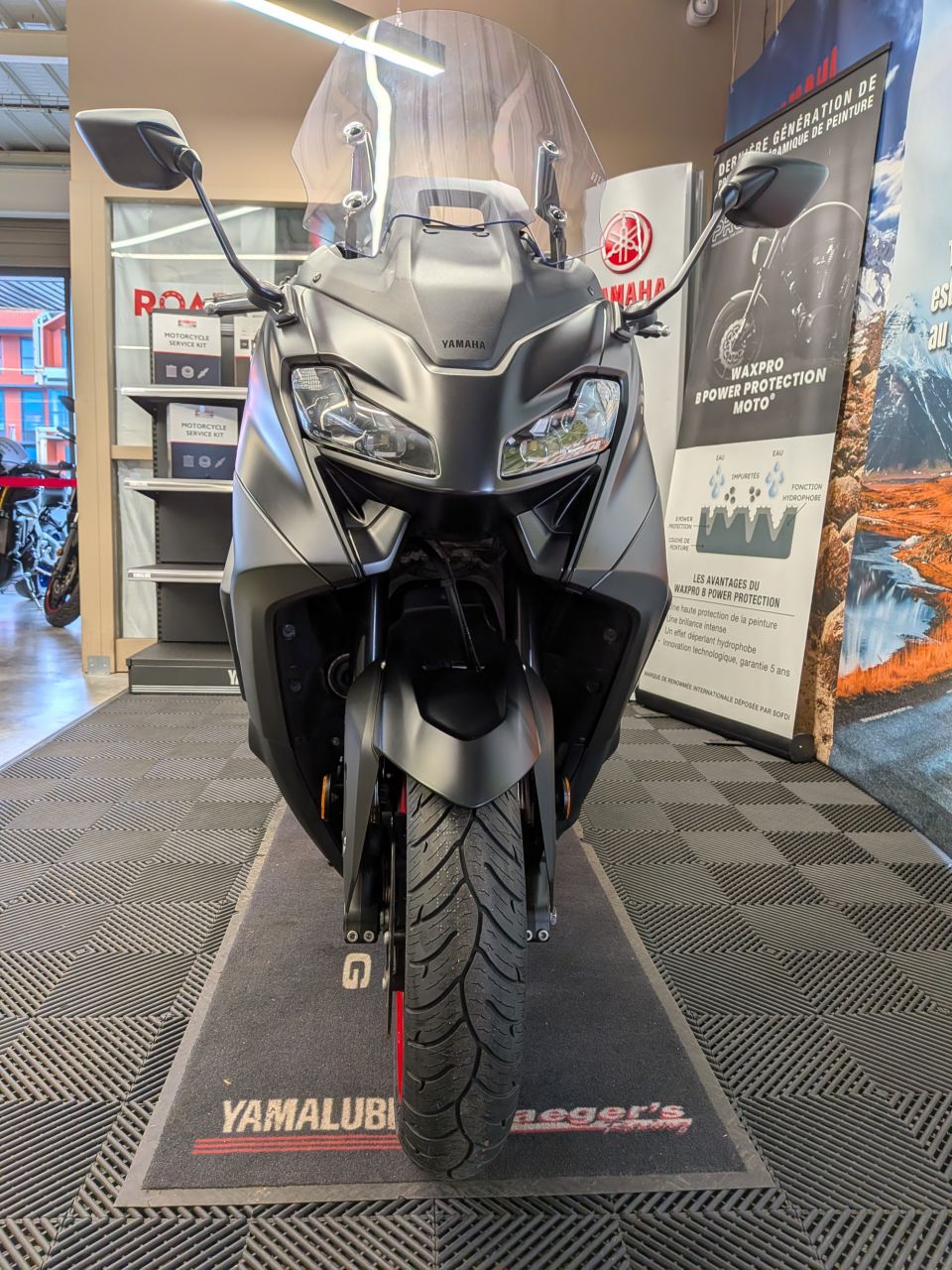 YAMAHA XP T-MAX 560 3