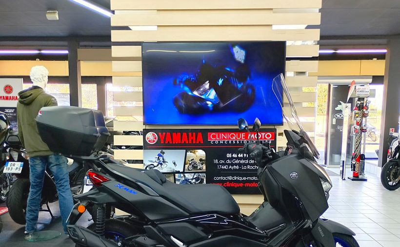 YAMAHA X-MAX 125 0