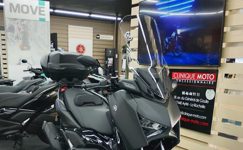 YAMAHA X-MAX 125 1