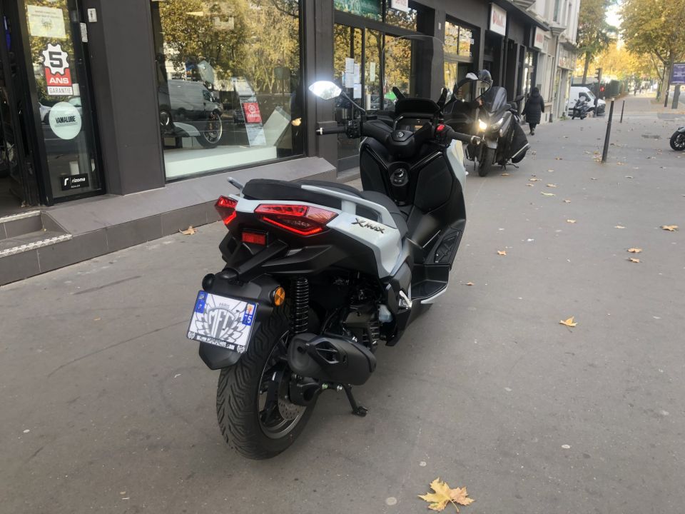 YAMAHA XMAX 125 TECH MAX+ 10